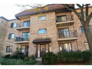 5513 Chateau Dr. #4, Rolling Meadows, IL 60008