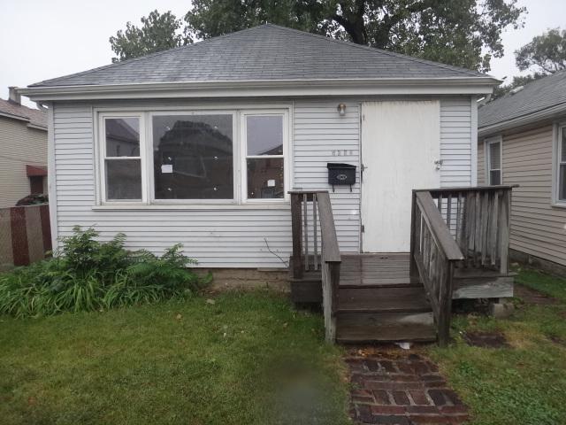 7442 W 64th St., Summit, IL 60501