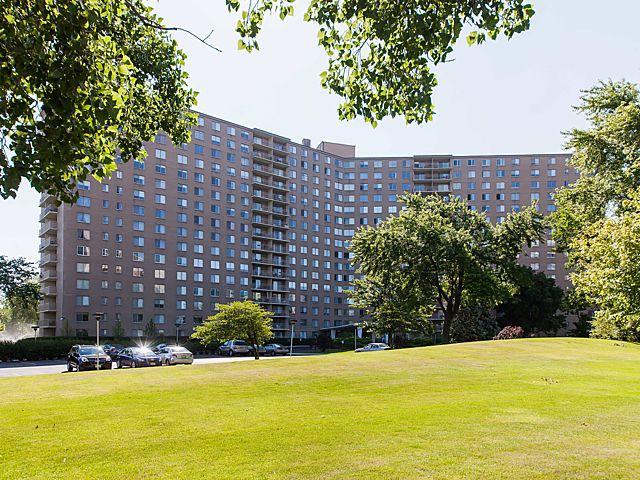 7061 N Kedzie Ave. #1608, Chicago, IL 60645