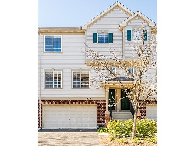 223 Monarch Dr., Streamwood, IL 60107