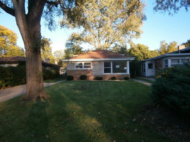 7335 N Kilbourn Ave., Lincolnwood, IL 60712