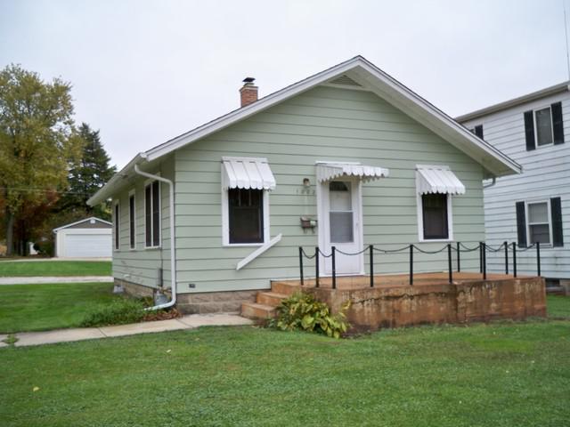 1002 S 5th St., Dekalb, IL 60115