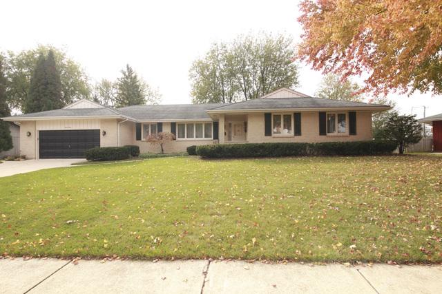 104 Ilehamwood Dr., Dekalb, IL 60115