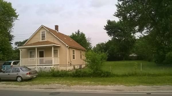 1445 Dearborn Ave., Aurora, IL 60505