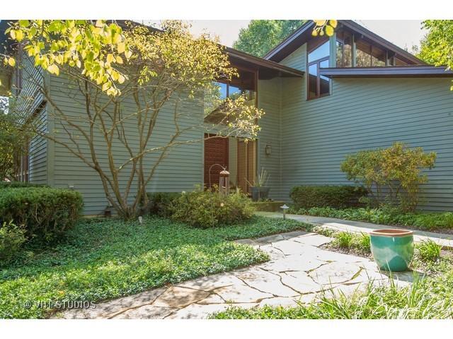 97 Brinker Rd., Barrington Hills, IL 60010