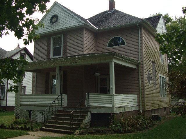 619 S 4th St., Hoopeston, IL 60942
