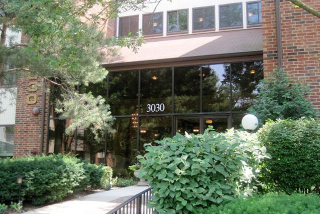3030 Pheasant Creek Dr. #302, Northbrook, IL 60062