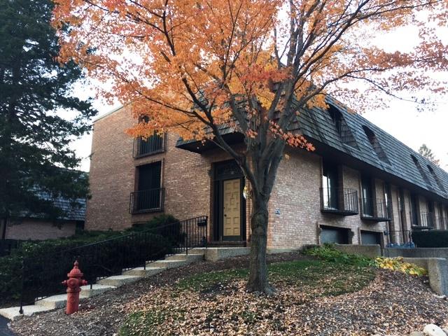 570 W Russell St., Barrington, IL 60010