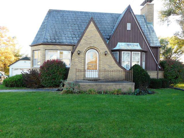 209 W State St., Washburn, IL 61570