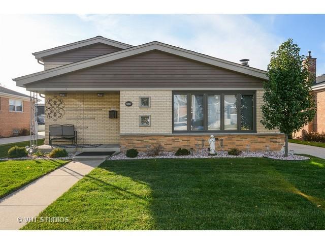 5241 Avery Pl., Oak Lawn, IL 60453