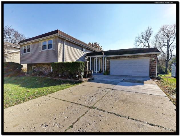 2007 Oxnard Dr., Downers Grove, IL 60516