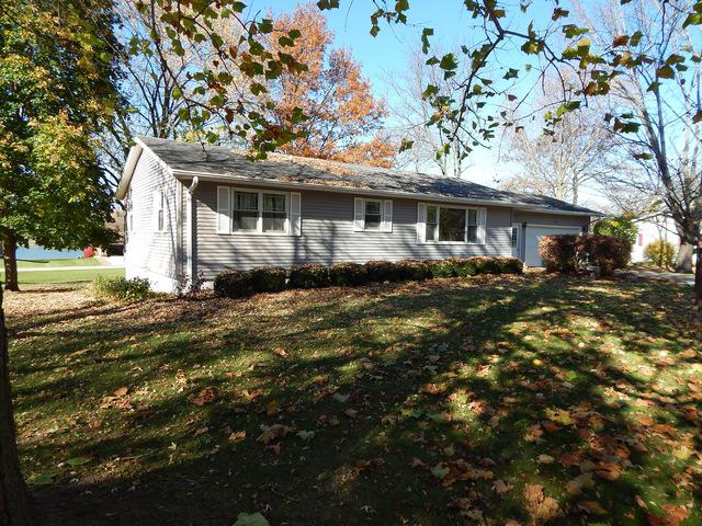 2226 Glenview Dr., Freeport, IL 61032