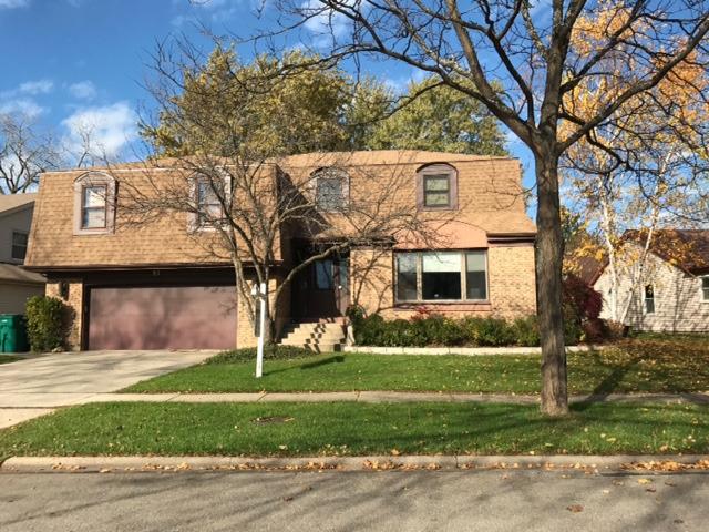 82 E Fox Hill Dr., Buffalo Grove, IL 60089