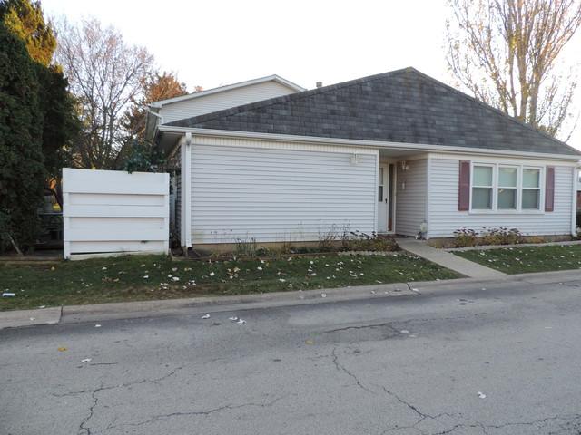 427 Raphael Cir., Bolingbrook, IL 60440