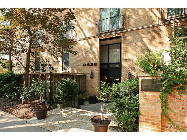 2828 N Burling St. #303, Chicago, IL 60657