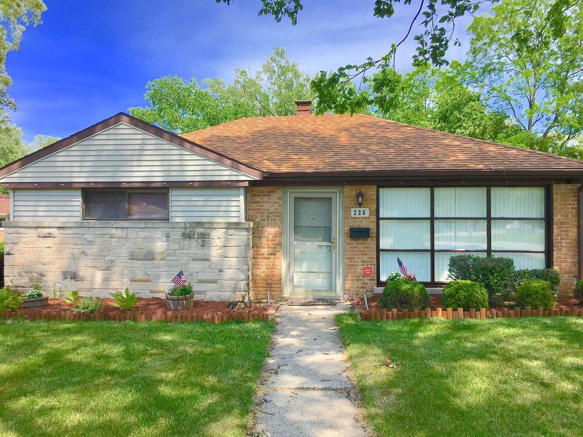 226 Blackhawk Dr., Park Forest, IL 60466