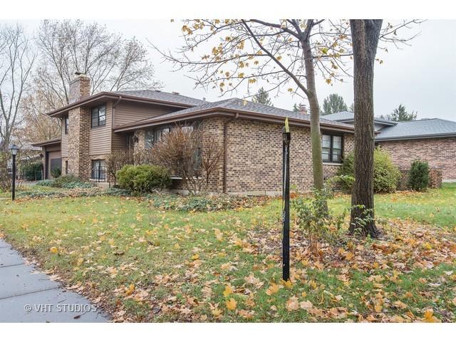 576 Eletson Dr., Crystal Lake, IL 60014