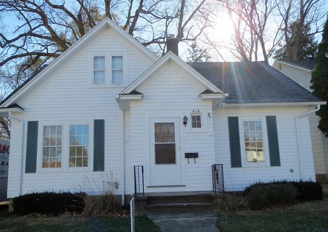 616 E 3rd St., Dixon, IL 61021