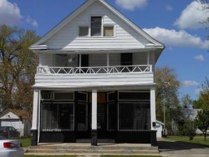 922 Front St., Aurora, IL 60505