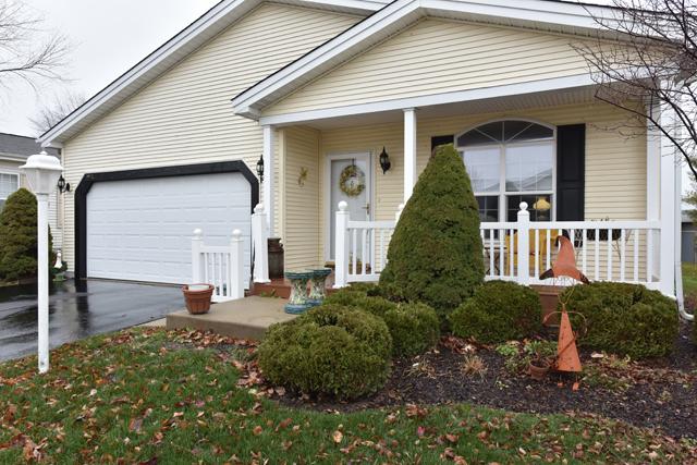 214 Hialeah Ln., Grayslake, IL 60030