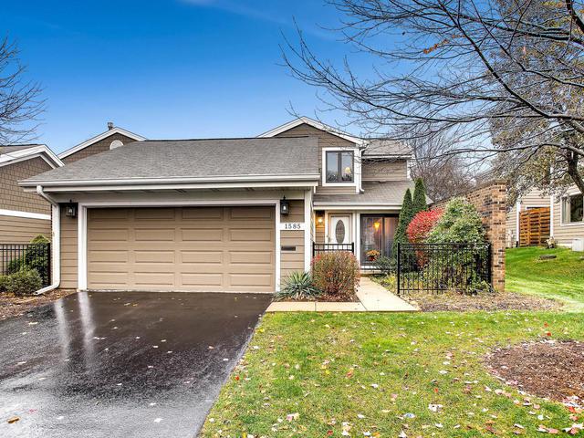 1585 Woodhaven St., Wheaton, IL 60189