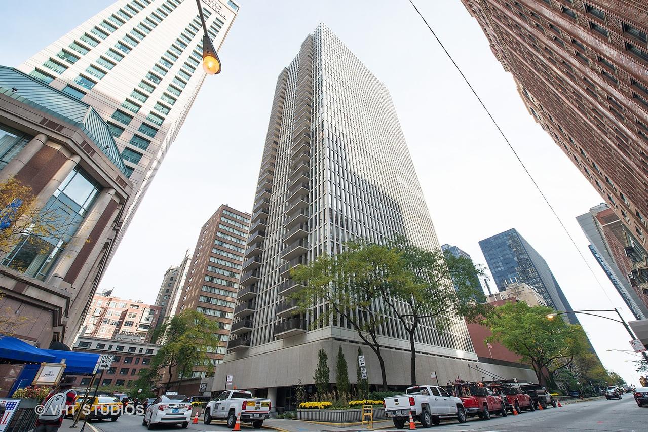 200 E Delaware Pl. #18F, Chicago, IL 60611
