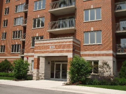 410 S Western Ave. #408, Des Plaines, IL 60016