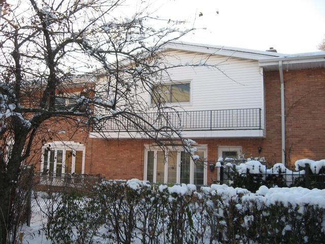 8804 Dee Rd., Des Plaines, IL 60016