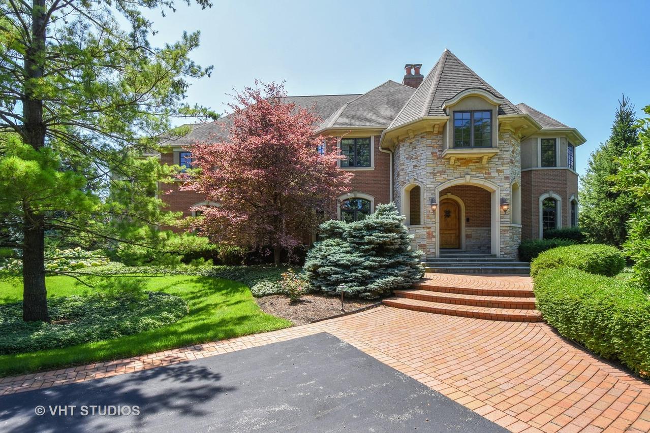 16 Vandenbergh Dr., South Barrington, IL 60010
