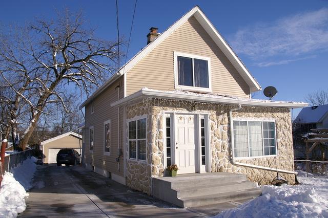 21 N Kendall St., Aurora, IL 60505