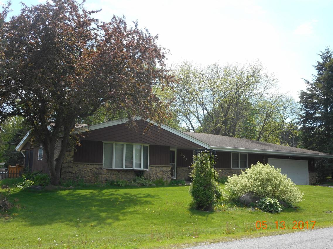 903 Oeffling Dr., Mchenry, IL 60051