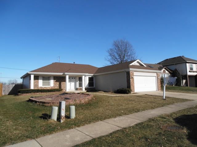 917 Oak Ridge Dr., Streamwood, IL 60107