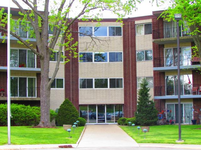 5540 Walnut Ave. #3C, Downers Grove, IL 60515