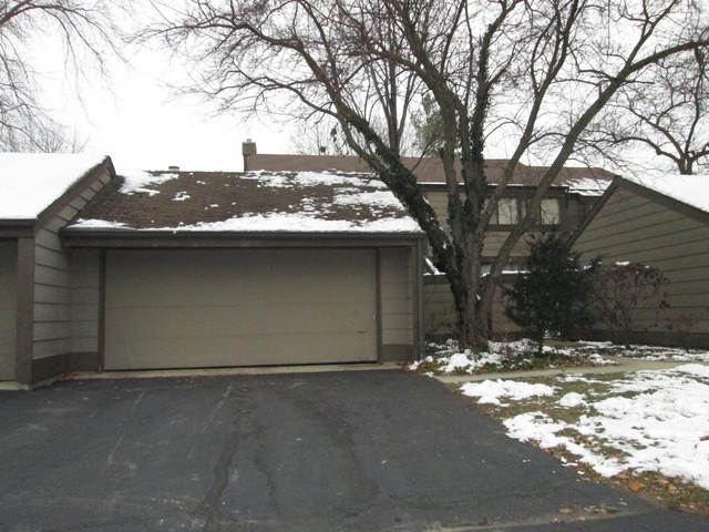175 N Glengarry Dr. #B, Geneva, IL 60134
