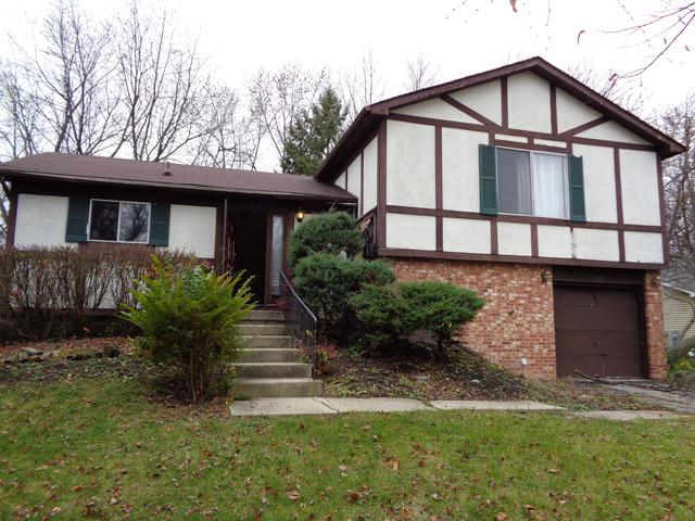 135 Ridgewood Ct., Bolingbrook, IL 60440