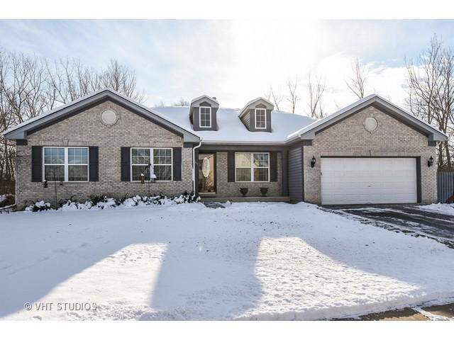 1453 Sutton Cir., Wauconda, IL 60084
