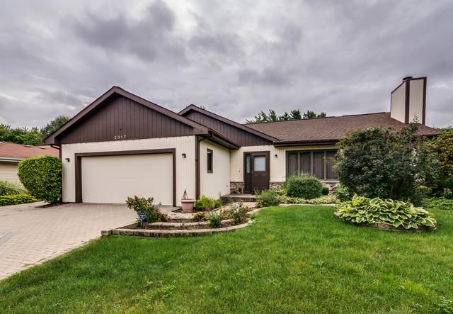 2317 W Weathersfield Way, Schaumburg, IL 60193