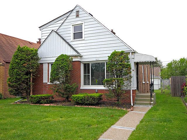 1422 Shirley Dr., Calumet City, IL 60409