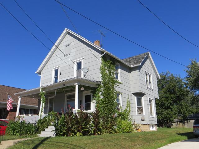 659 High St., Aurora, IL 60505