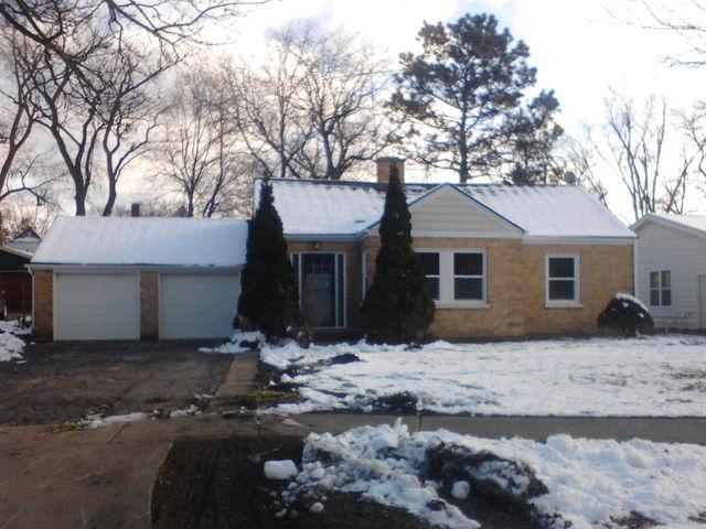 233 Lakeshore Dr., Crystal Lake, IL 60014