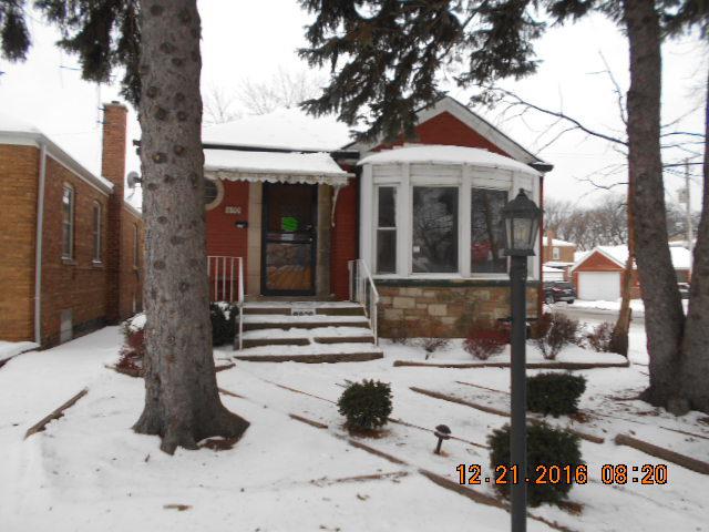 8800 S Paxton Ave., Chicago, IL 60617