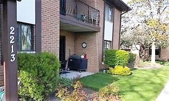 2213 Wharf Dr. #401, Woodridge, IL 60517