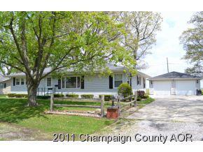225 E Oak Terrace, Atwood, IL 61913