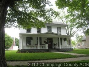 209 S Locust St, Arcola, IL 61910