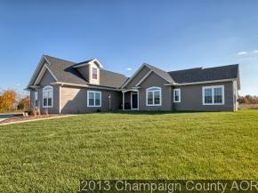 1507 Nottingham Dr, St. Joseph, IL 61873