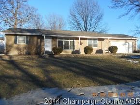 614 Twin Oaks St, Oakland, IL 61858