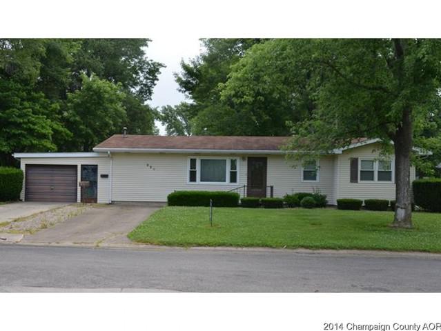 328 Forest Ln, Arthur, IL 61911