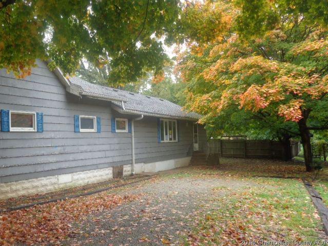 631 14th St, Charleston, IL 61920