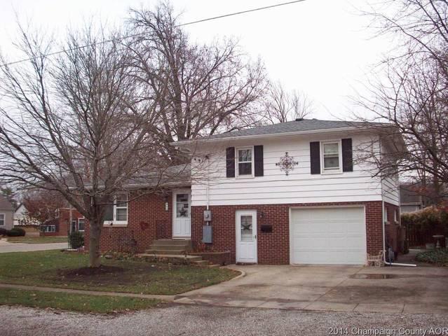 313 E Barker St, Tuscola, IL 61953