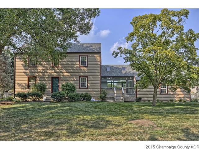 101 Sharon Dr, Mahomet, IL 61853